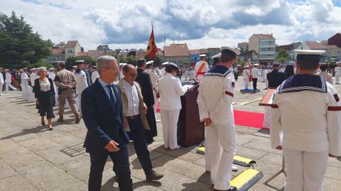 El mdico Rosendo Bugarn, momentos antes de jurar bandera