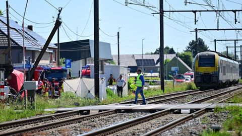 El�paso a nivel estaba cerrado en el momento del accidente en el que varias personas han perdido la vida este martes en B�lgica