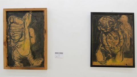 Dos cuadros de Lino Silva, en la exposici�n en Vilagarc�a de la colecci�n de Funciones Rey