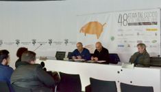 La organizaci�n celebr� la primera reuni�n, apuntando premios para las mejores explotaciones l�cteas.