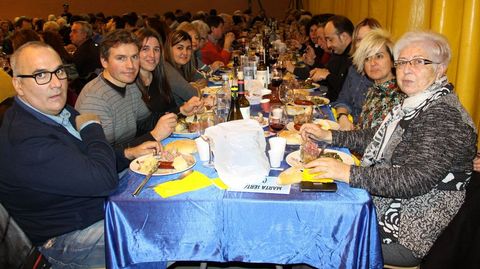 El codillo triunf� en A R�a.M�s de 800 personas degustaron codillo en el pabell�n