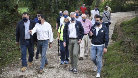 El vicepresidente primero de la Xunta y el conselleiro de Cultura supervisaron los trabajos de mejora realizadas en el tramo del Camino de Invierno que discurre por Rodeiro