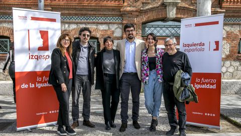 Los dirigentes de Izquierda Espaola tras el acto fundacional del partido.