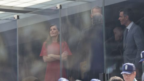 Los reyes de Espa�a y el presidente del Gobierno, Pedro S�nchez, antes del inicio de la final