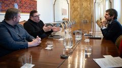 Una reuni�n del alcalde de Noia y del n�mero dos de su gobierno con el ministro de Cultura.