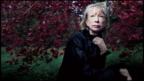 Didion fotografiada por Annie Leibovitz para Vanity Fair