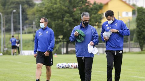 Pablo Lpez, en el centro de la imagen, durante la pretemporada del Racing en la poca del Covid