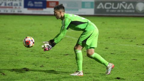 Adri Lpez, como portero del Granada en la eliminatoria de Copa del Rey ante el Arousa.