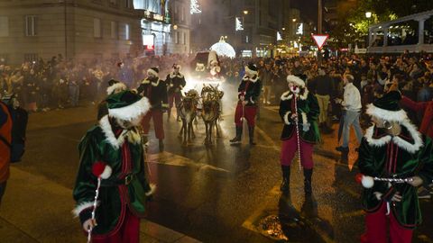 Desfile de de Pap� Noel por el centro de Ourense