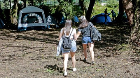 Festival Portamerica. Zona de acampada en la carballeira de Caldas