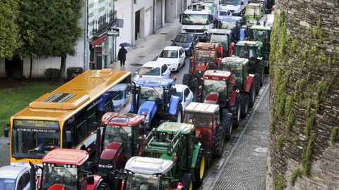 Tractorada por la ronda da Muralla en enero del 2016