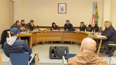 Imagen del pleno celebrado el jueves en Corcubi�n.