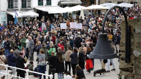 Protesta ciudadana contra la explotaci�n del yacimiento de Salave