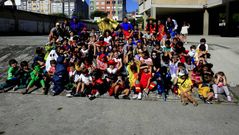 Los alumnos de la escuela de balonmano disfrutaron con los disfraces