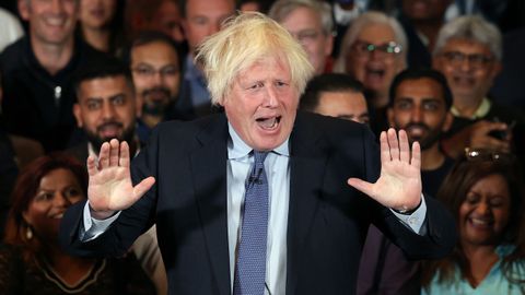 El ex primer ministro del Reino Unido, Boris Johnson, en un mitin electoral del Partido Conservador.