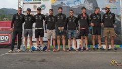 Algunos de los participantes enla reputada carrera por los Picos de Europa. El focense es el cuarto por la izquierda