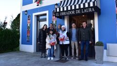 Valeria, la ganadora en la categor�a de 8 a 12 a�os, recibi� su cesta en El Obrador de Laura