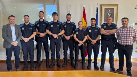 El regidor y el teniente de alcalde asistieron a la toma de posesi�n de los agentes.