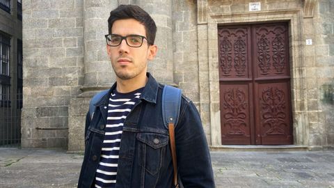 Desde febrero del 2019 y hasta abril de este año Miguel López del Pueyo estuvo realizando una sustitución en el centro de salud de Muros. Acaba de aprobar una oposición y está a la espera de que se resuelva para poder elegir plaza. «Si puedo volver allí, lo haría sin dudarlo», confiesa.