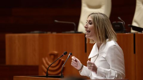 La candidata a la presidencia de la Junta de Extremadura, Mar�a Guardiola, pronuncia su discurso de investidura.