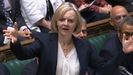 Liz Truss en el Parlamento britnico, un da antes de su renuncia, cuando proclam que era una luchadora y se neg a dimitir