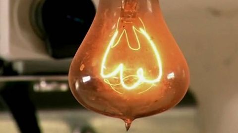 A bombilla do parque de bombeiros de Livermore (California) s� estivo 22 minutos apagada