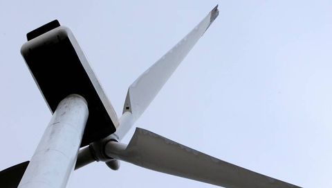 El aerogenerador rompi� por uno de sus extremos