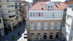 Edificio del antiguo hotel Comercio, rehabilitado por la Xunta en la plaza del Doctor Goyanes