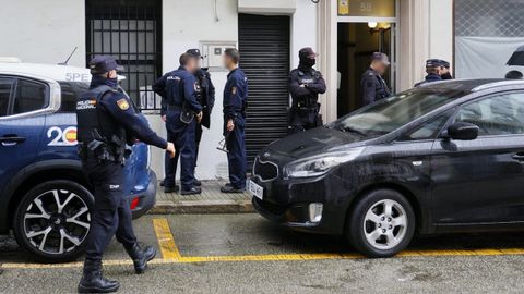 Operativo antidroga en la calle Vizcaya de A Coru�a