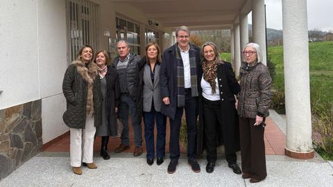 El delegado de la Xunta en Ourense, Manuel Pardo, visit� la asociaci�n 15 de Maio