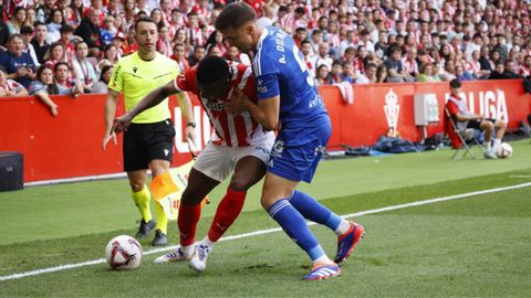 Derbi asturiano entre el Real Sporting de Gijon y el Real Oviedo en El Molin�n