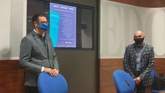 El concejal de Cultura de Oviedo y presidente de la Fundacin Municipal de Cultura, Jos Luis Costillas; y el director Artstico de la Feria de Arte Oviedo, Ivn Dasto