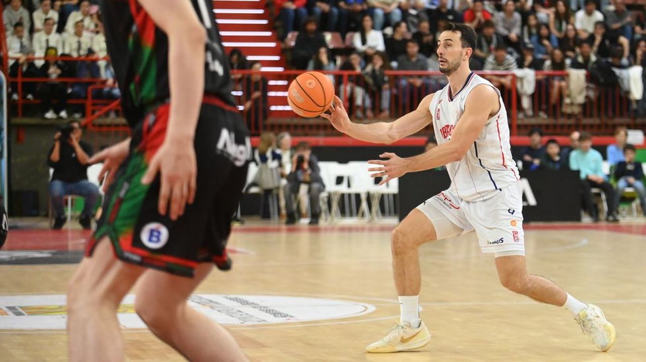 El Obra acaricia el ascenso con los dedos tras ganar en Torrelavega (65-95)