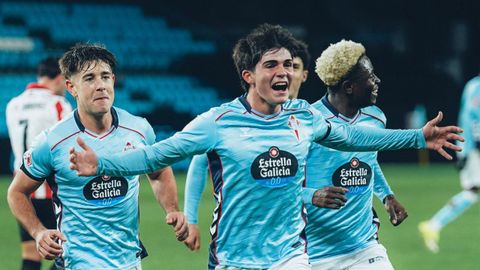 Anxo Rodr&iacute;guez celebrando un gol esta temporada con el Celta Fortuna.