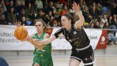 Una acci�n del derbi del Arxil contra el Cortegada de la pasada jornada