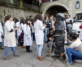 Alumnos de Restauraci�n taparon esculturas en un acto simb�lico en el curso 2013/2014. 