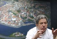 O alcalde Fern�ndez Lores seguir� receitando dende o Concello aos pontevedreses.<span lang= es-es > </span>