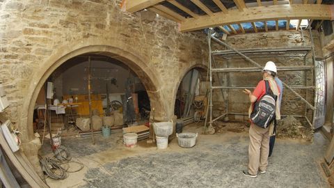 Obras en el entorno de la iglesia de Salom que descubrieron un claustro gtico