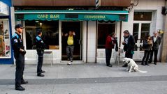 La polic�a cierra el bar King en la calle Barcelona.