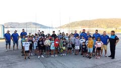 Participantes en la jornada de pesca orientada a los ms pequeos. 