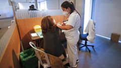 La vacunaci�n de refuerzo contra el covid sigue en Pontevedra, donde esta tarde se pincha la primera dosis en ni�os