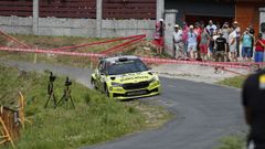 El Rali de Ourense aumenta su leyenda.El tramo de Amoeiro inici la nueva edicin del clsico del automovilismo ourensano