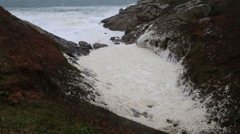 Mar de espuma en Corme