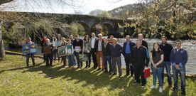 Representantes de ambos concellos participaron en un sencillo acto reivindicativo cargado de historia y simbolismo. 