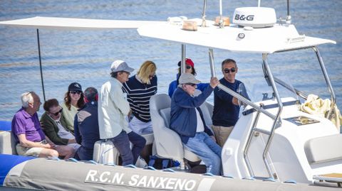 Juan Carlos I, con amigos, su hermana Margarita y otros familiares, sali� al mar a disfrutar este viernes de la r�a de Pontevedra