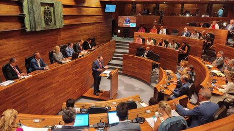 Adrin Barbn en la Junta General durante el Debate.