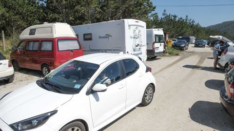 Vista del área de autocaravanas habilitado en Covas, en una foto tomada ayer.