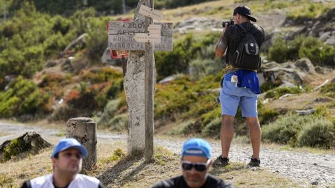 Pblico en la meta de La Vuelta de la Estacin de Montaa de Manzaneda.