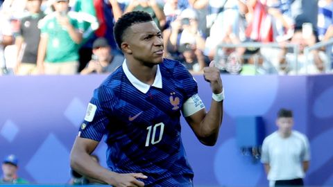  Kylian Mbappe, que anot� un gol de penalti para Francia.
