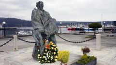 En memoria de los fallecidos y desaparecidos del mar se erigi� este Monumento ao N�ufrago en Celeiro (Viveiro)